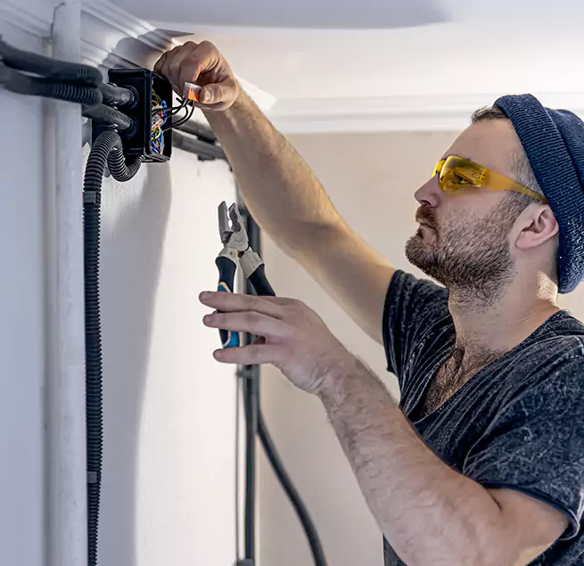 Why Davie, FL Homeowners Choose Davie Air Duct Cleaning Pro for HVAC UV Light Installation?